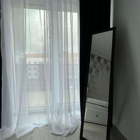 Apartament Trzy Pokoje Mieszkanie W Nowej Dzielnicy Wroclawia Zewnętrze zdjęcie